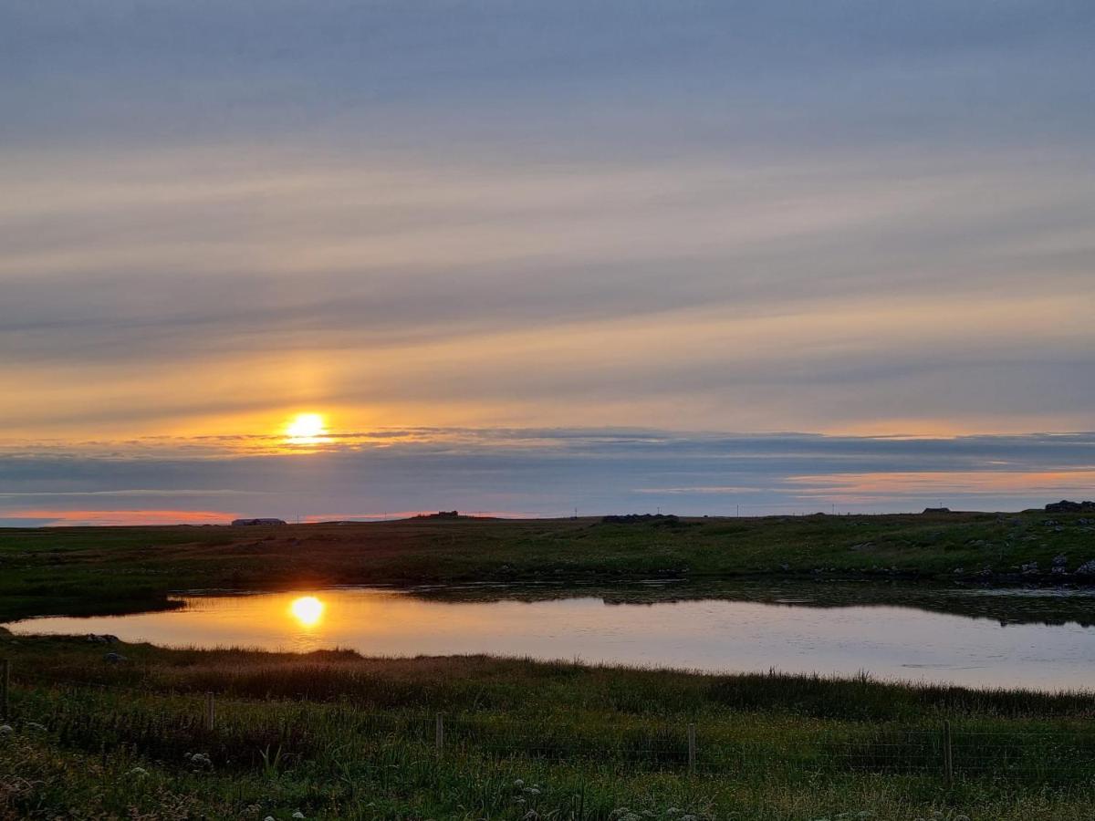PollacharaLoch An Eilean Pod Isle Of South Uist别墅 外观 照片